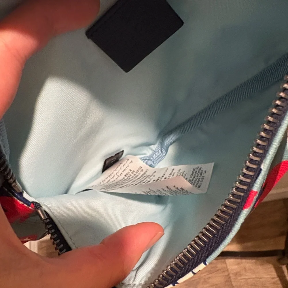 Gucci Limited Edition Strawberry Belt
Bag - Picture 13 of 15